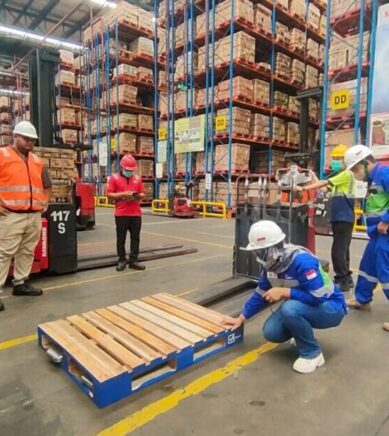 4897bea2040cc5b955ec1d1e2efd67bc-576x1024